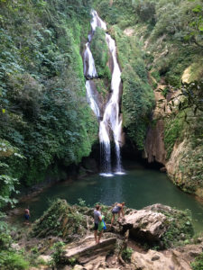Vegas Grande Waterfall Cuba Trinidad - Teiselpoolmaakera reisiblogi Kuuba Trinidad